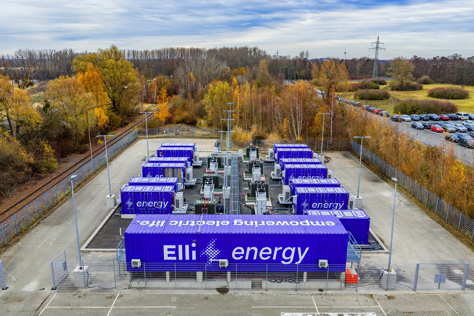 Elli PowerCenter: Volkswagen Group nimmt ersten Großspeicher in Betrieb und startet Energiehandel